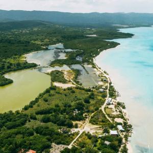 Importancia de invertir en la conservación del capital natural para garantizar la sostenibilidad.
