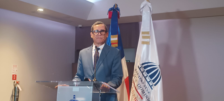 La reducción de la jornada laboral será voluntaria, afirma Ministro de Trabajo.