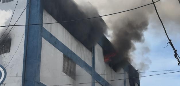 Desafío de los Bomberos: Apagar Incendio en Almacenes Garrido