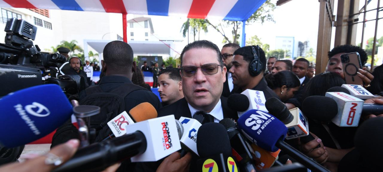 Satisfacción en Funcionarios y Legisladores del PRM por la Gestión de Abinader; la Oposición Plantea Dudas