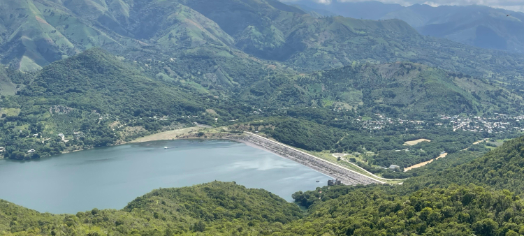 Inicio del primer proyecto de hidrobombeo de 250 MW bajo la presidencia de Abinader