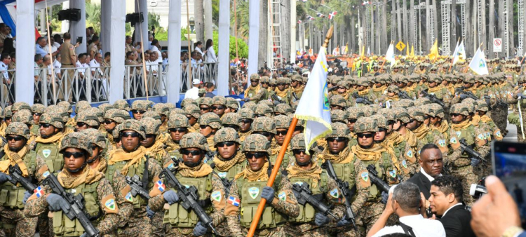 Ascensos y retiros en las Fuerzas Armadas bajo la disposición de Abinader