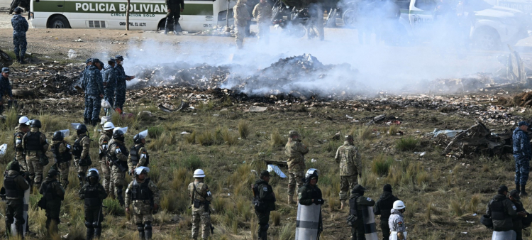 Tragedia en Bolivia: 22 muertos en accidente de avión militar con carga de dinero