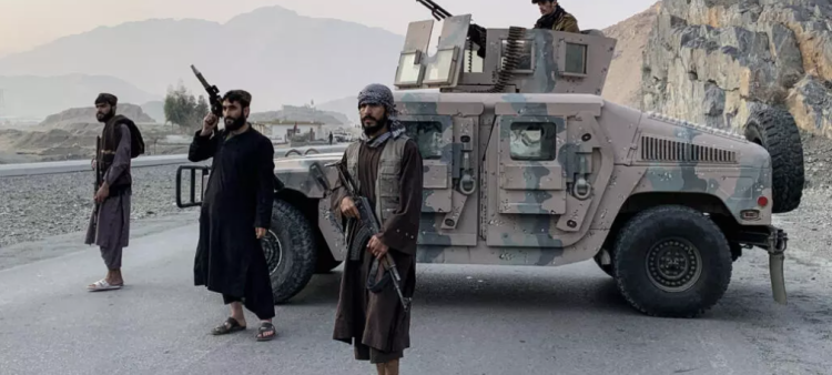 Pakistán inicia ofensiva militar en Afganistán: bombardea Kabul