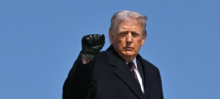 Operación militar contra Irán bajo la administración de Donald Trump avanza velozmente