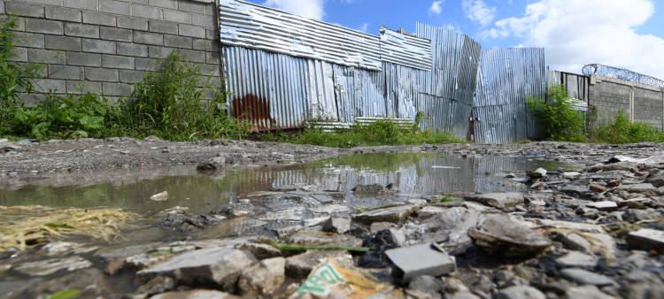 Espera de 13 años para completar construcción de escuela en Cancino Adentro