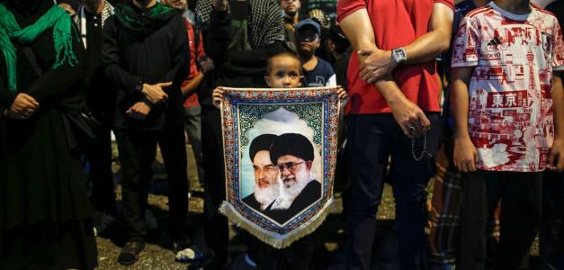 El líder supremo de Irán, Jameneí, opta por permanecer en su puesto a pesar del peligro