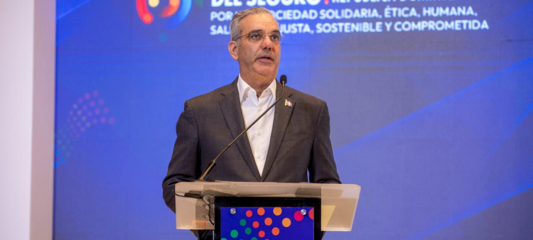 Inauguración de la XVIII Cumbre Iberoamericana del Seguro con la presencia de Abinader
