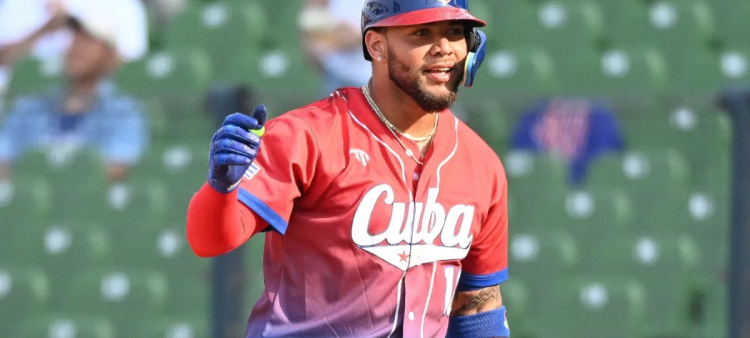 Moncada lidera a Cuba en su debut victorioso en el Clásico ante Panamá