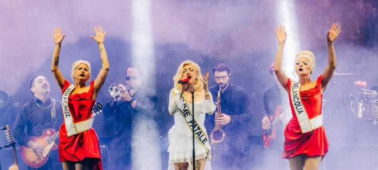 Celebración de los 10 años del festival Isle of Light: Más de 6000 fanáticos disfrutan bajo la lluvia
