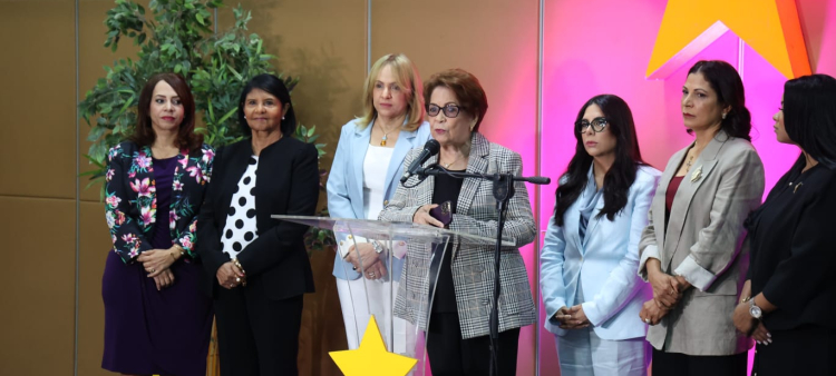 Preocupación de Alejandrina Germán por feminicidios en lugares de trabajo