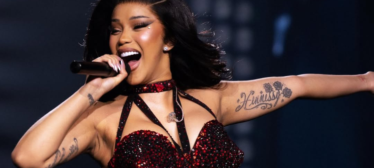 Visita de Cardi B a su familia paterna en Monte Cristi durante su gira de conciertos