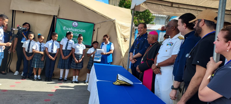 Operativo médico de la Diócesis Stella Maris en Santo Domingo Este con profesionales de EE. UU.