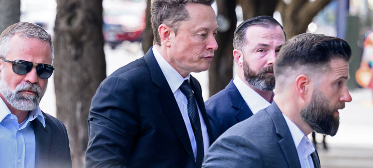 Elon Musk: La Persona más Rica del Mundo con una Fortuna de más de US$830 mil millones