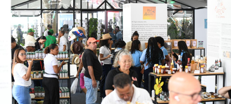 Talento femenino en la Feria Agropecuaria Nacional: Productos orgánicos y artesanales