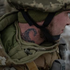 Tatuajes: Una luz de esperanza para encontrar a soldados ucranianos desaparecidos.