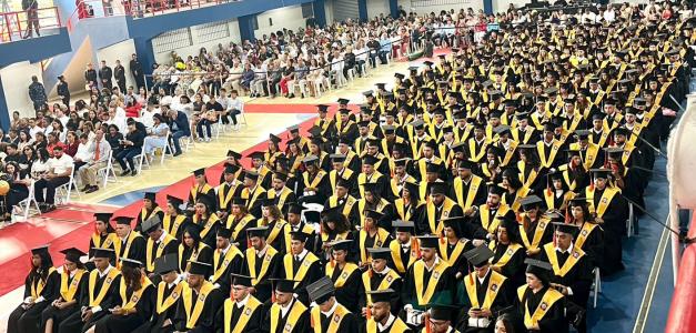 Entrega de 263 nuevos profesionales en el 48 aniversario de la UCNE