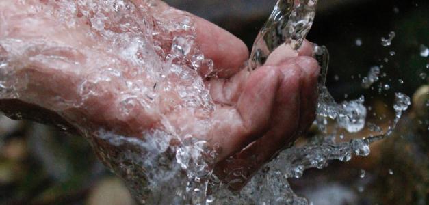 El 70% de los habitantes del Gran Santo Domingo no abona el servicio de agua