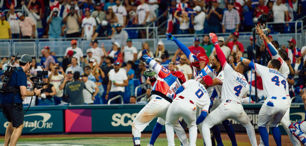 Subastan la chaqueta usada por el equipo dominicano en el Clásico Mundial por más de 3,000 dólares