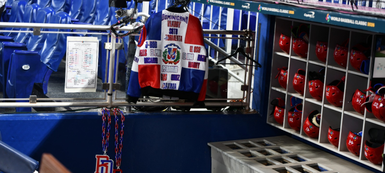 Venta de Chaqueta del Equipo Dominicano del Clásico Mundial por más de $110,000