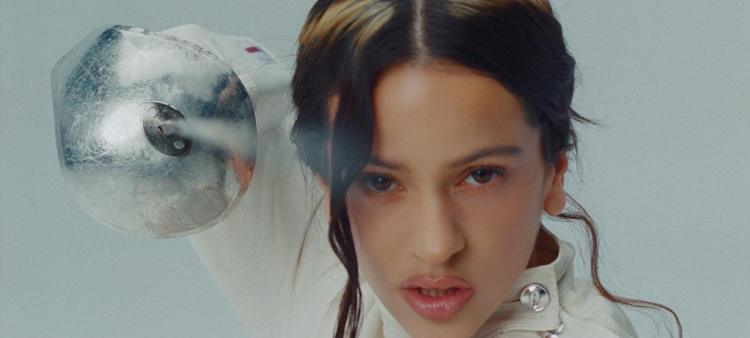 Rosalía cancela concierto en Milán debido a intoxicación alimentaria