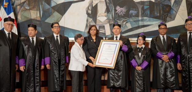 Consejo de Henry Molina a nuevos abogados: resistir presiones y tentaciones