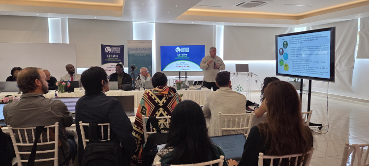 Presentación del proyecto de monitoreo del cambio climático en parques nacionales utilizando tecnología de la información y comunicación (TIC) por Medio Ambiente y KOICA