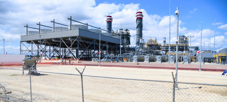 Inauguración de planta eléctrica de 414 megavatios por Abinader en Manzanillo