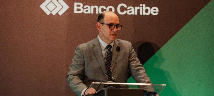 Orientación de Banco Caribe para la Toma de Decisiones en el Contexto Global Actual