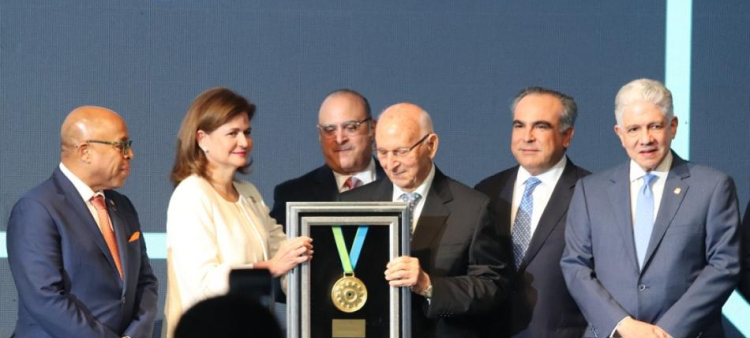 Fallece Héctor Rizek Llabaly, pionero de la industria del cacao en República Dominicana