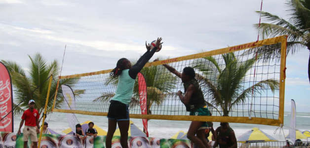 Preparativos para el XVIII Torneo de Voleibol Playero en Cabarete