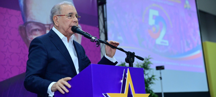 Danilo Medina critica la falta de medidas anunciadas por el gobierno