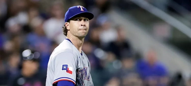 Jacob deGrom ausente en el enfrentamiento de los Rangers contra los Filis por molestias en el cuello.