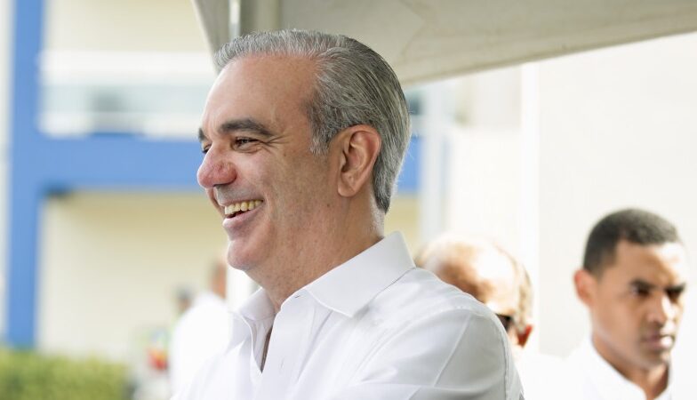 Inauguración de la jornada nacional por Abinader: obras, graduaciones y actos patrióticos
