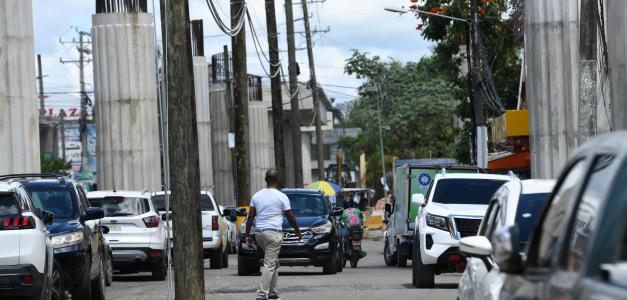 La ampliación del metro a Punta de Villa Mella está paralizada desde diciembre, según residentes.
