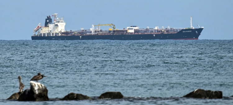 Llegada de Petrolero Ruso a Cuba: Compromiso de Ayuda a los Amigos Cubanos