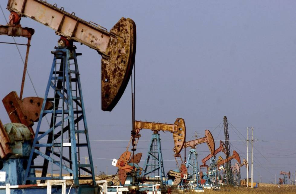El petróleo muestra alza tras prórroga de tregua entre EE.UU. e Irán
