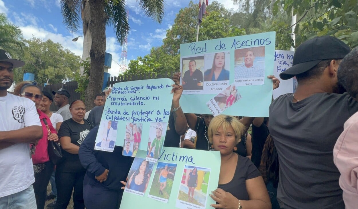 Familiares de joven fallecida en cirugía estética claman por justicia