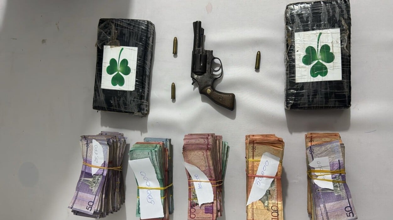 Incautan droga, arma y dinero en operativos policiales en Santo Domingo Norte e Higüey