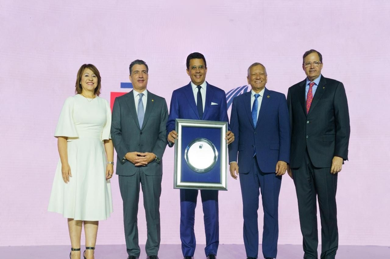 Bancos elogian impacto de Collado en el turismo y confianza inversora