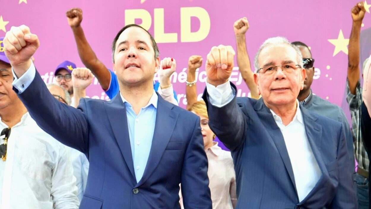Danilo Medina refuerza filas del PLD en Valverde y Santiago con nuevas juramentaciones