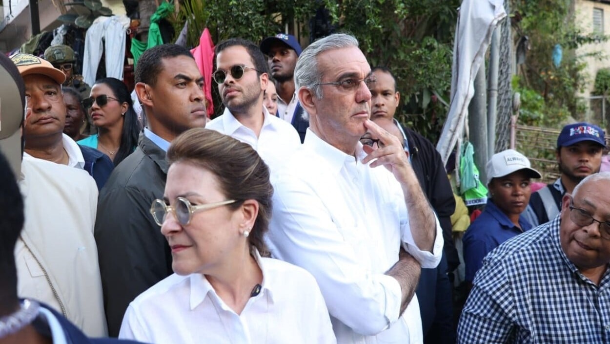 Abinader impulsa mejoras en drenaje y asistencia social tras fuertes lluvias