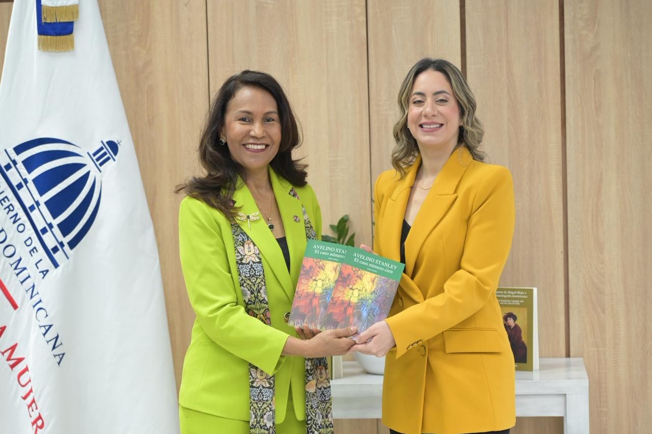 Reconocen el legado de Abigail Mejía en conferencia sobre la voz femenina en República Dominicana