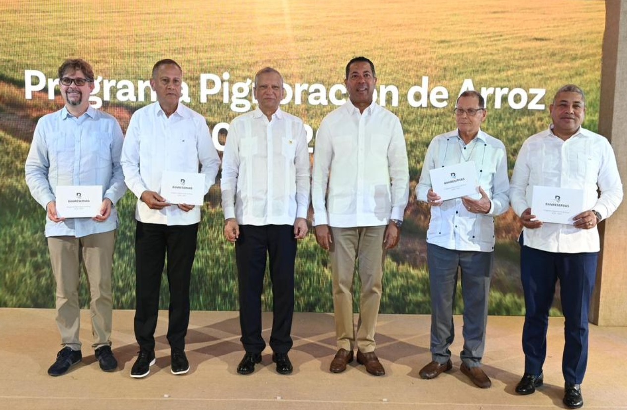 Banreservas impulsa programa de apoyo al sector arrocero