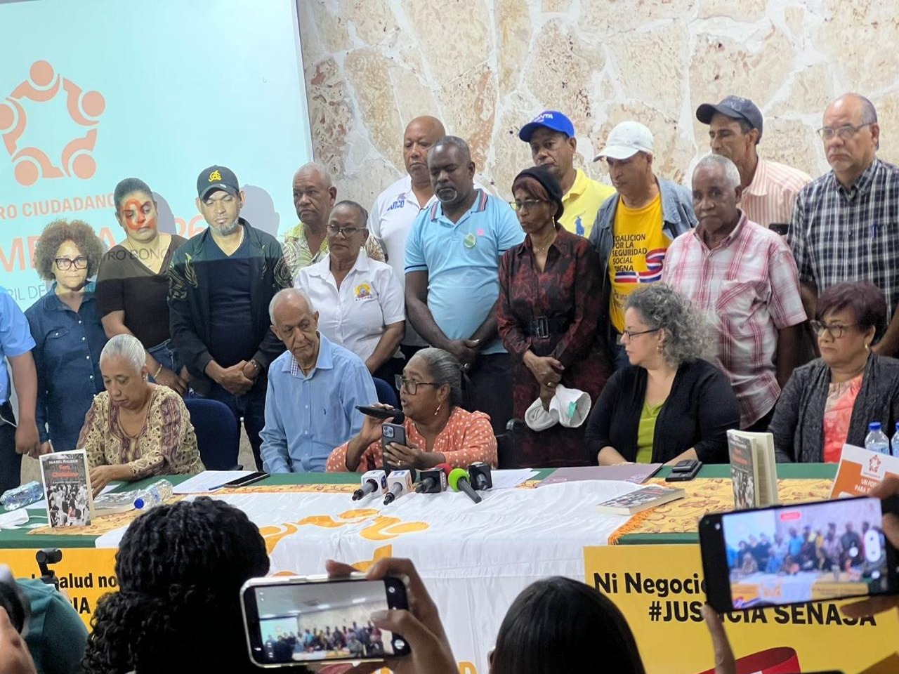 Organizaciones sociales denuncian privatización de la salud y convocan manifestación para el 1 de mayo