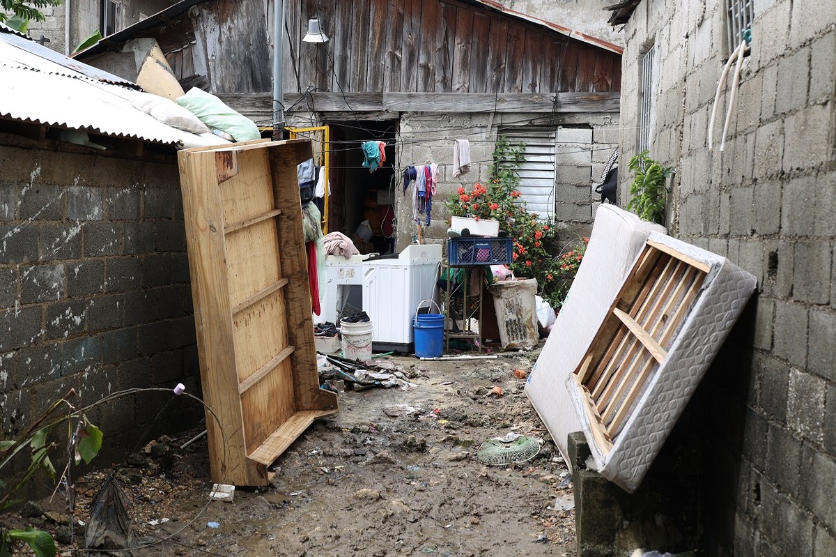 Familias dominicanas enfrentan riesgos al vivir cerca de cañadas