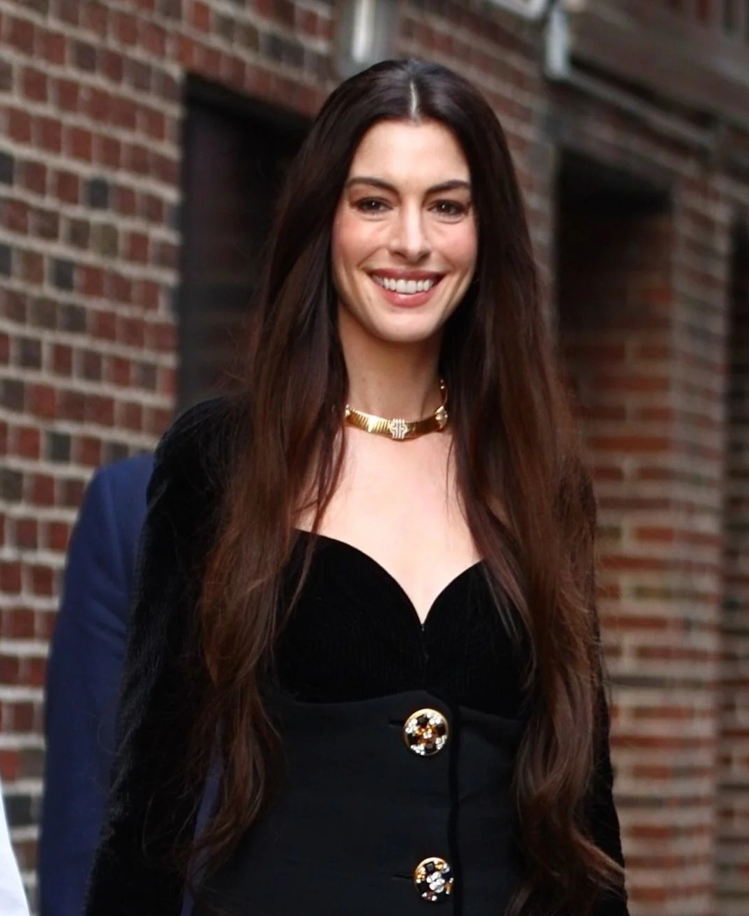 Anne Hathaway deslumbra en Nueva York con su renovado look