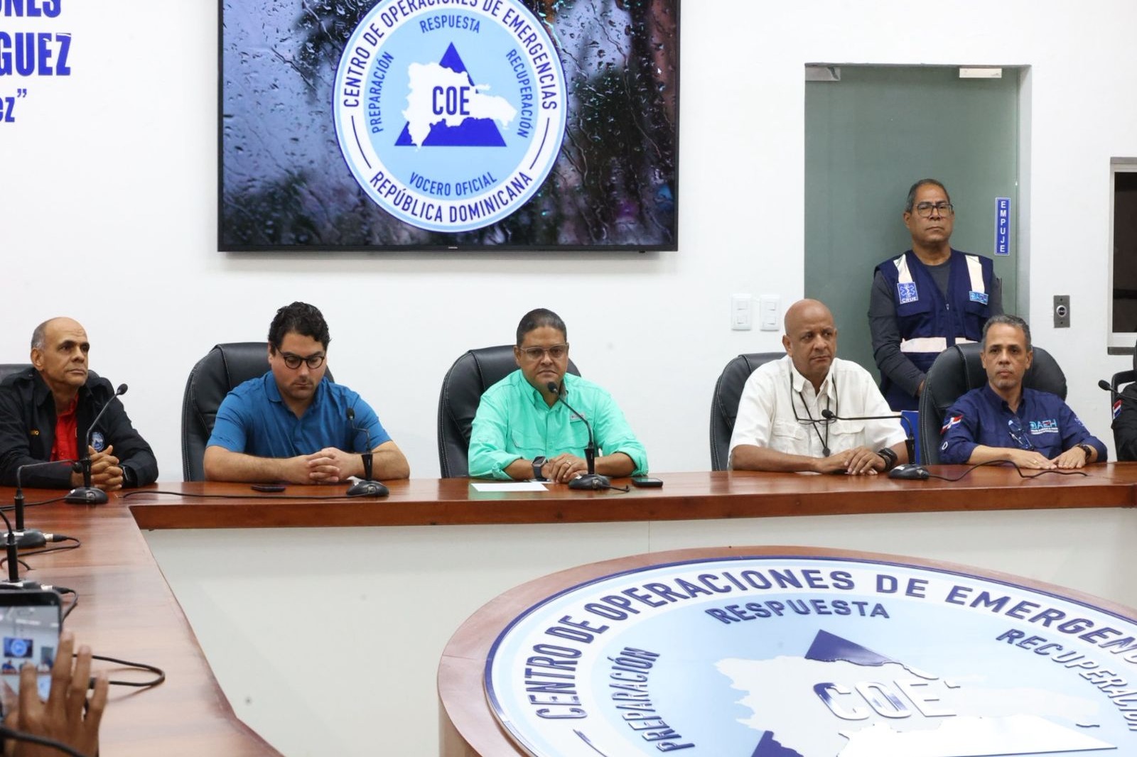 Intensas lluvias provocan aislamiento y desplazamiento en varias regiones del país