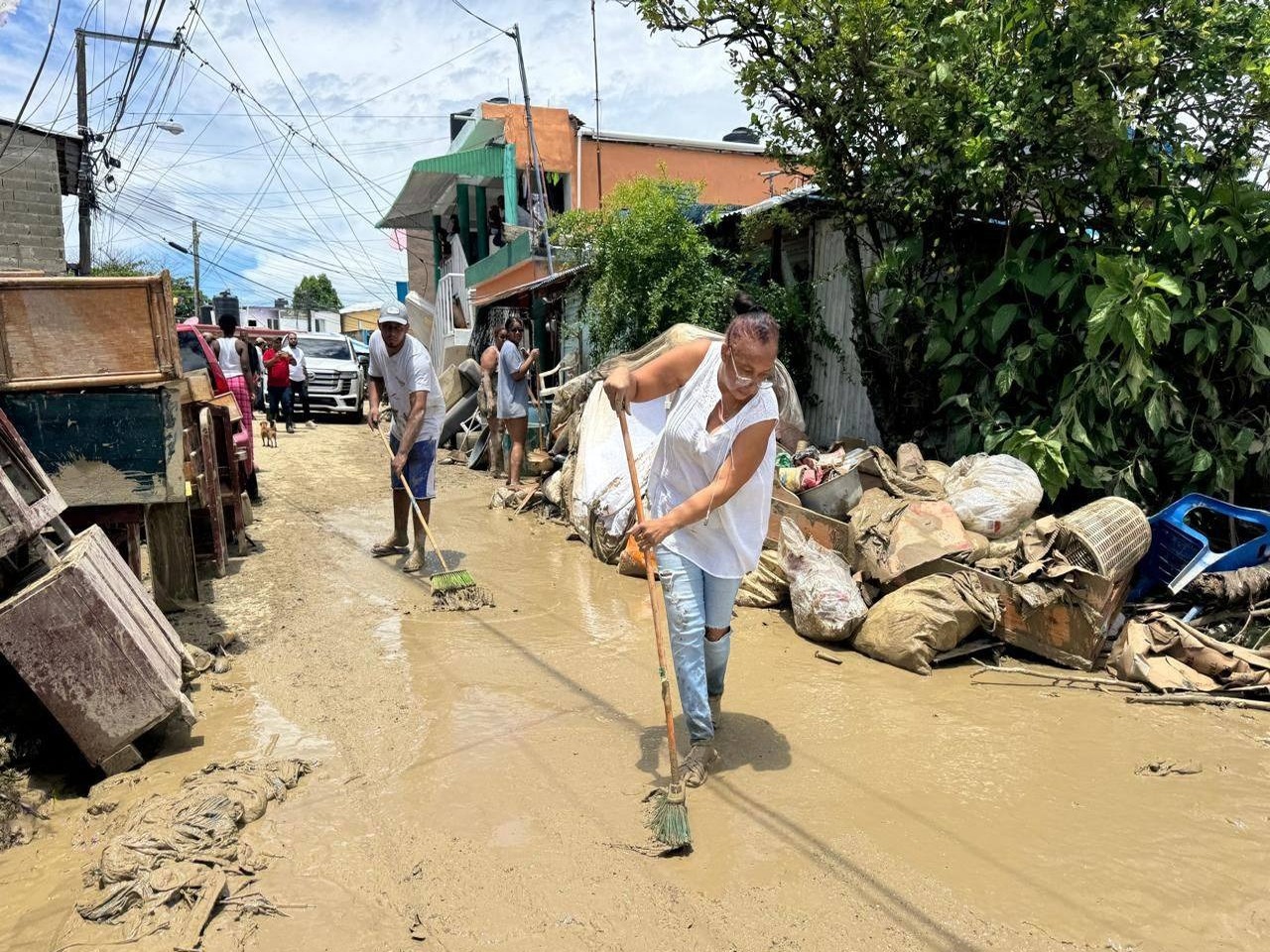 Villa Montellano se recupera lentamente tras devastadoras inundaciones