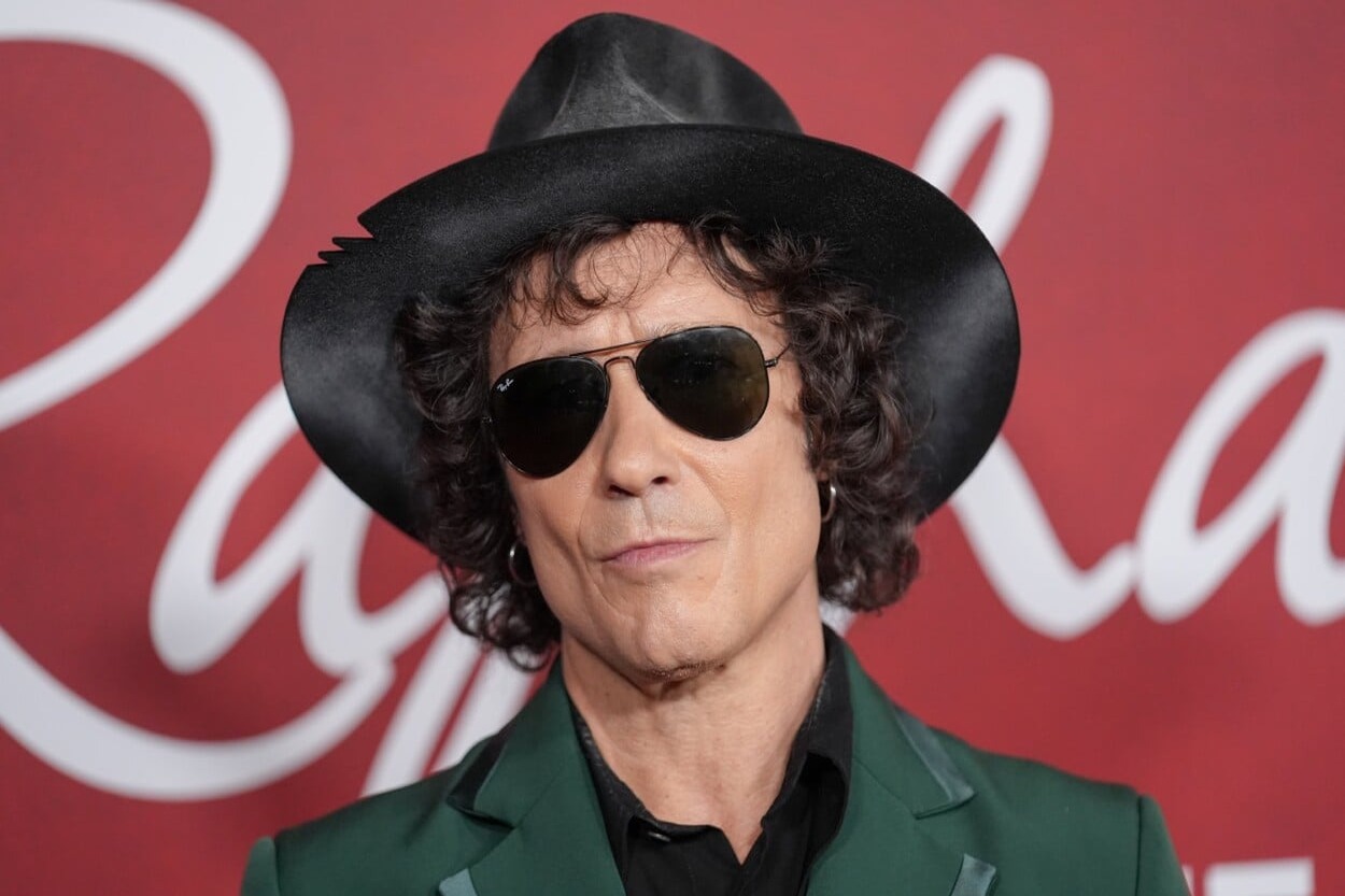 Enrique Bunbury rinde homenaje al folclor latinoamericano en su nuevo álbum